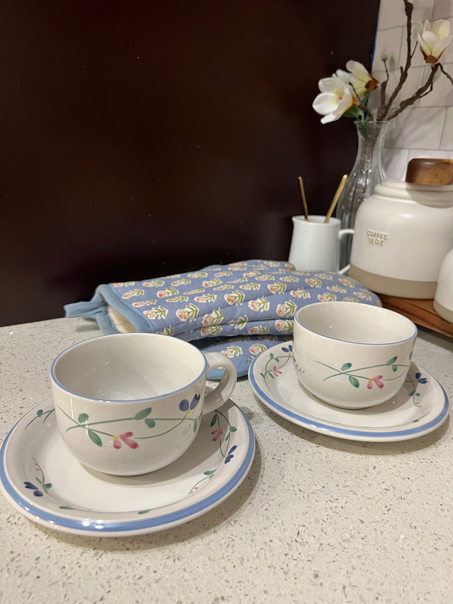 The Vineyard Teacup & Saucer Set