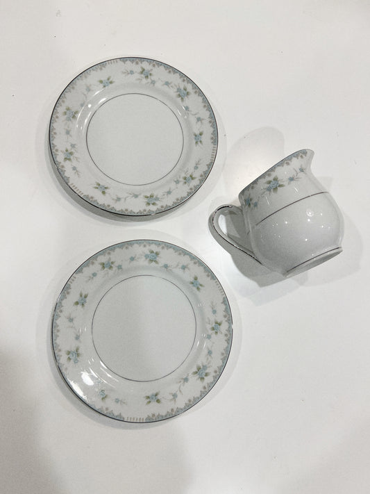 The La Créme Tea Set